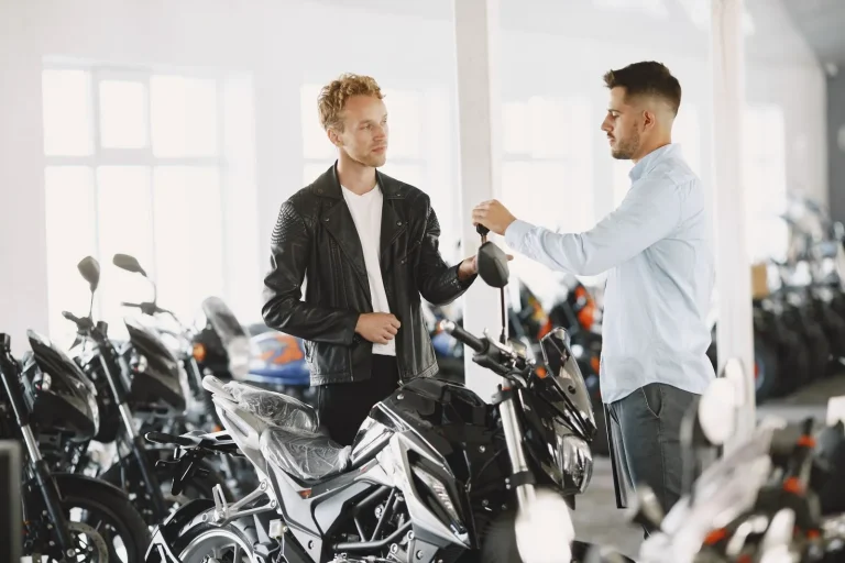 The 2W Dealer Experience Gap